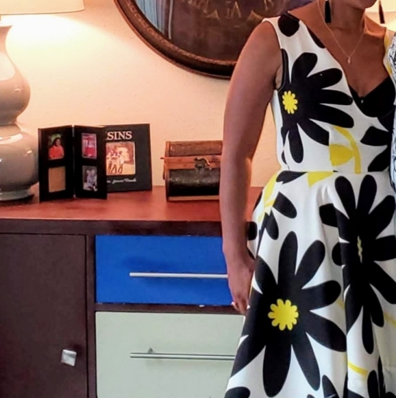 Dress - Picture 1 of 2